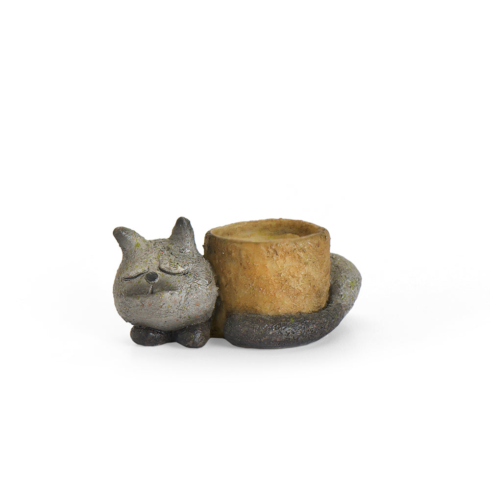 Baby Sleepy Kitty Blobhouse Planter